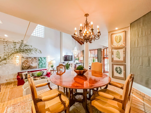 Imagem Casa com 4 Quartos à Venda, em Chácara Das Pedras - Porto Alegre Imagem Casa com 4 Quartos à Venda, em Chácara Das Pedras - Porto Alegre