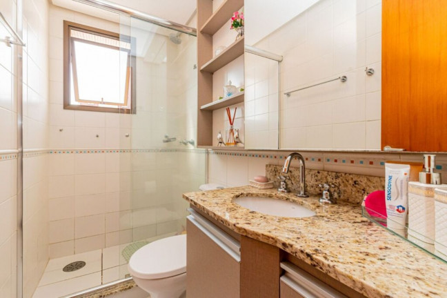 Imagem Imóvel com 2 Quartos à Venda, 75 m² em Petrópolis - Porto Alegre