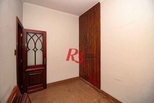 Imagem Sobrado com 3 Quartos para Alugar, 230 m² em Gonzaga - Santos