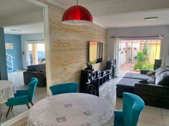 Sobrado com 3 Quartos à Venda, 242 m² em Estância Balneária Belmira Novaes - Peruíbe