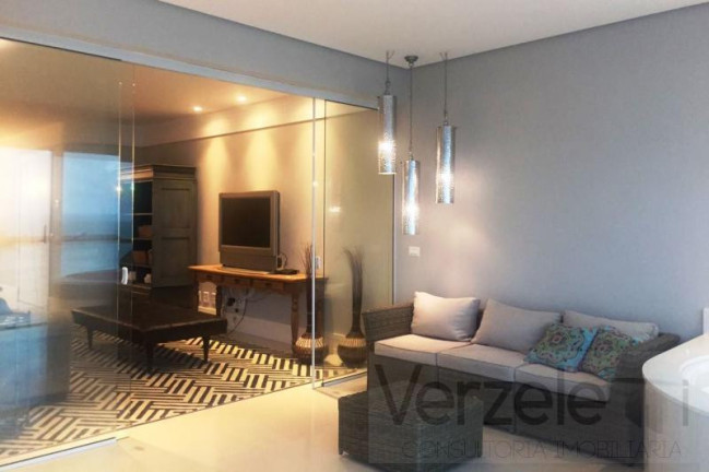 Imagem Apartamento com 3 Quartos para Temporada, 182 m² em Centro - Balneário Camboriú Imagem Apartamento com 3 Quartos para Temporada, 182 m² em Centro - Balneário Camboriú