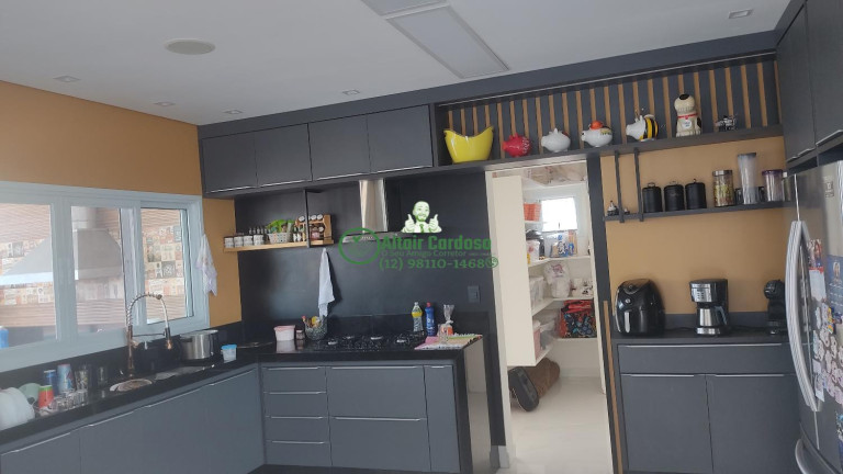Imagem Casa com 5 Quartos à Venda, 580 m² em Centro - Jambeiro