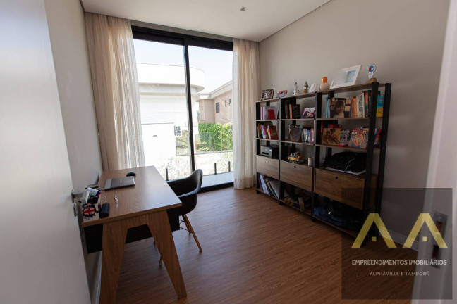 Imagem Casa com 4 Quartos à Venda, 400 m² em Tamboré - Santana De Parnaíba Imagem Casa com 4 Quartos à Venda, 400 m² em Tamboré - Santana De Parnaíba