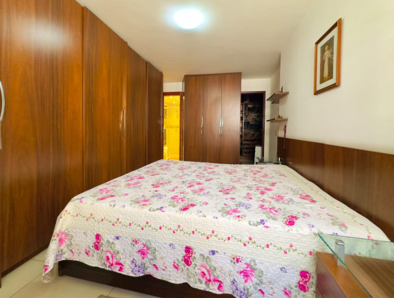 Imagem Imóvel com 4 Quartos à Venda, 243 m² em Icaraí - Niterói Imagem Imóvel com 4 Quartos à Venda, 243 m² em Icaraí - Niterói