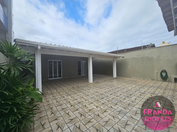 Imagem Casa com 3 Quartos à Venda, 185 m² em Centro - Ubatuba Imagem Casa com 3 Quartos à Venda, 185 m² em Centro - Ubatuba