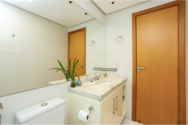 Imagem Apartamento com 2 Quartos à Venda, 80 m² em Menino Deus - Porto Alegre
