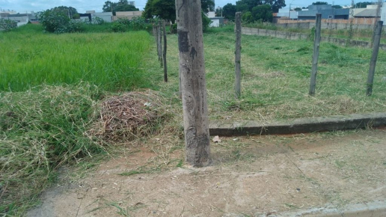 Imagem Terreno à Venda, 460 m² em Cidade Jardim - Araraquara Imagem Terreno à Venda, 460 m² em Cidade Jardim - Araraquara