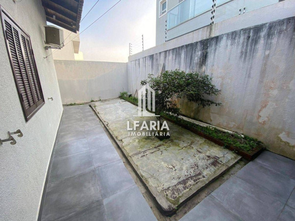 Imagem Casa com 3 Quartos para Temporada, 117 m² em Cambiju - Itapoá