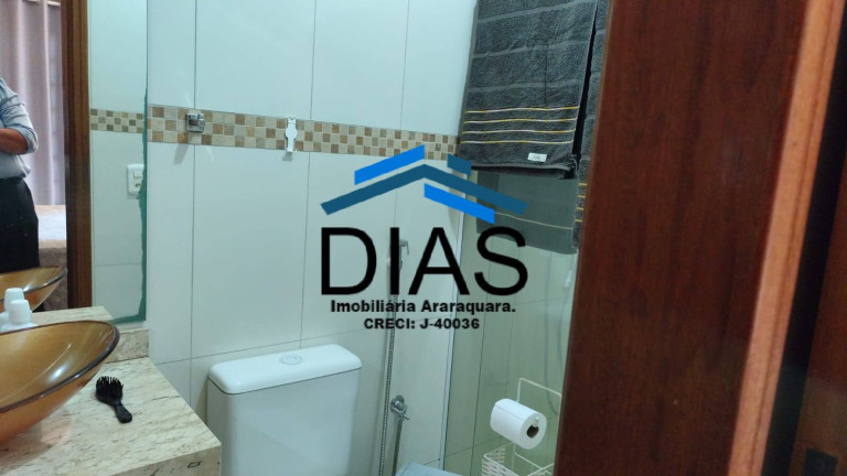 Imagem Casa com 3 Quartos à Venda, 241 m² em Jardim Gardênias - Araraquara Imagem Casa com 3 Quartos à Venda, 241 m² em Jardim Gardênias - Araraquara