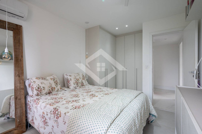 Imagem Apartamento com 3 Quartos à Venda, 136 m² em Barra Da Tijuca - Rio De Janeiro