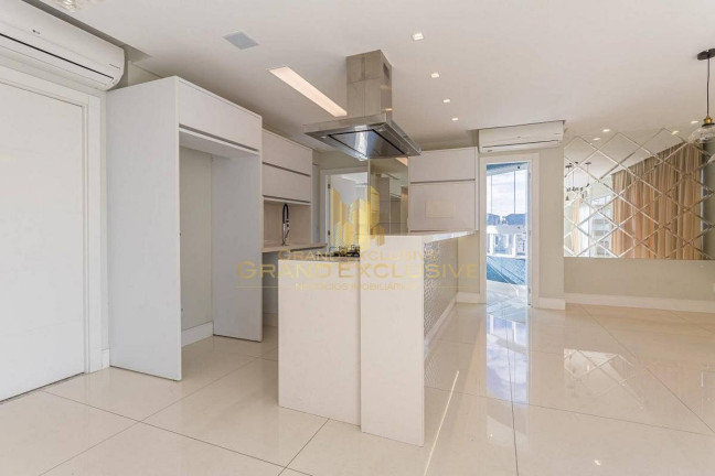 Imagem Apartamento com 3 Quartos à Venda, 237 m² em Centro - Balneário Camboriú Imagem Apartamento com 3 Quartos à Venda, 237 m² em Centro - Balneário Camboriú