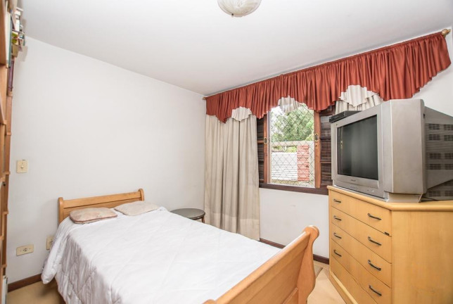 Imagem Sobrado com 4 Quartos à Venda, 180 m² em Santo Inácio - Curitiba Imagem Sobrado com 4 Quartos à Venda, 180 m² em Santo Inácio - Curitiba