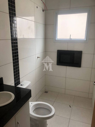 Imagem Casa de Condomínio com 2 Quartos para Alugar, 40 m² em Centro - Jarinu