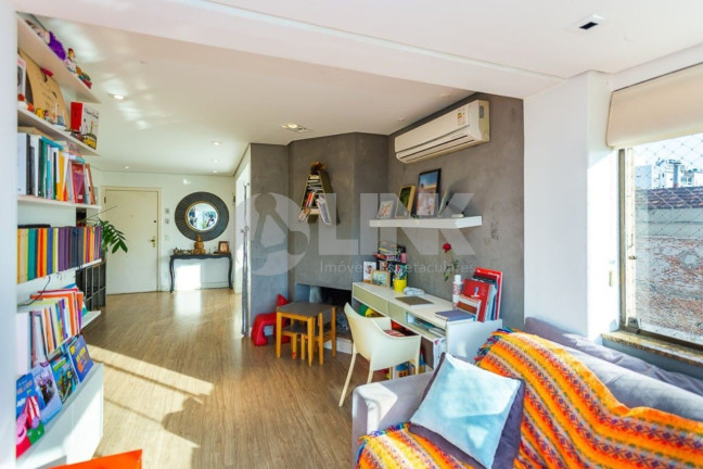 Imagem Apartamento com 2 Quartos à Venda, 89 m² em Moinhos De Vento - Porto Alegre