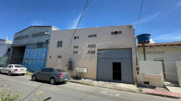 Imóvel Comercial para Alugar, 315 m² em Alterosas - Serra