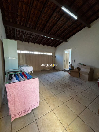 Imagem Casa com 3 Quartos à Venda, 168 m² em Vila Nicácio - Franca