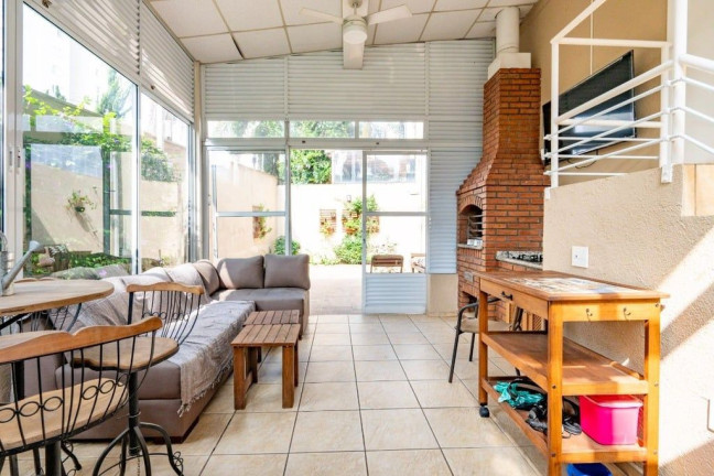 Imagem Casa com 4 Quartos à Venda, 292 m² em Embura - São Paulo