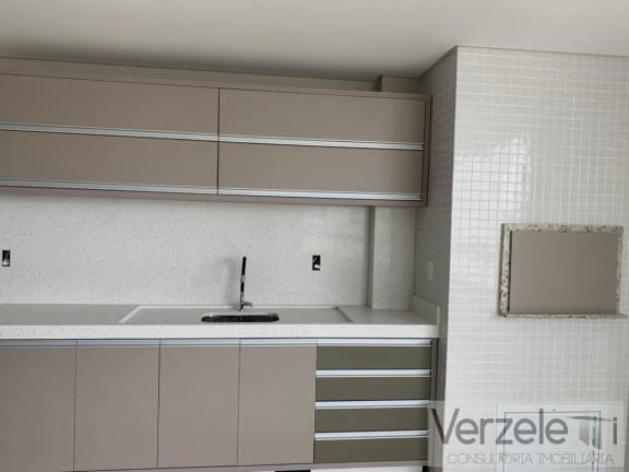 Imagem Apartamento com 3 Quartos para Alugar, 120 m² em Centro - Balneário Camboriú Imagem Apartamento com 3 Quartos para Alugar, 120 m² em Centro - Balneário Camboriú