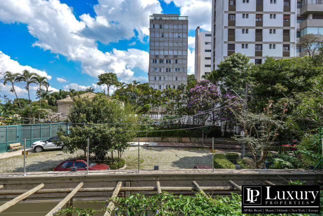 Casa de Condomínio com 4 Quartos à Venda,  em Perdizes - São Paulo