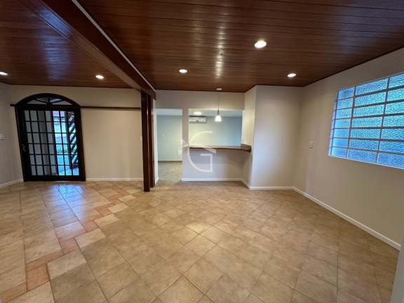 Imagem Casa com 3 Quartos à Venda,  em Floresta - Joinville