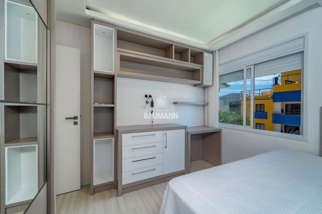 Imagem Casa com 3 Quartos para Alugar, 300 m² em Centro - Bombinhas Imagem Casa com 3 Quartos para Alugar, 300 m² em Centro - Bombinhas