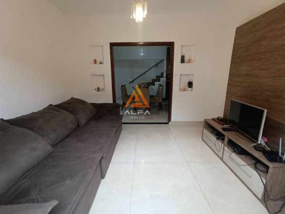 Imagem Casa com 4 Quartos à Venda, 240 m²