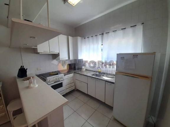 Imagem Casa com 4 Quartos à Venda, 147 m²
