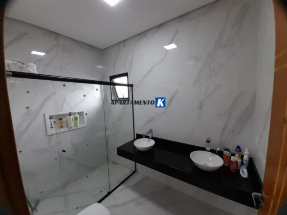Imagem Casa de Condomínio com 4 Quartos à Venda, 257 m²