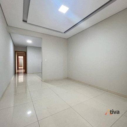 Imagem Casa com 3 Quartos à Venda, 75 m²
