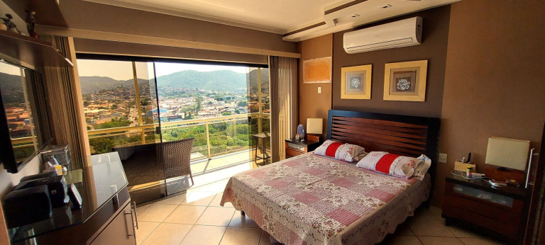 Imagem Casa com 4 Quartos à Venda, 500 m² em Camboinhas - Niterói Imagem Casa com 4 Quartos à Venda, 500 m² em Camboinhas - Niterói