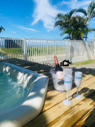 Imagem Casa com 4 Quartos para Temporada,  em Bal. Nereidas - Guaratuba