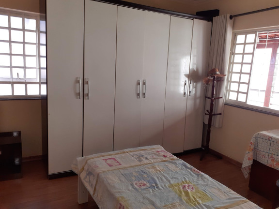 Imagem Casa com 3 Quartos à Venda, 350 m² em Jardim Riacho - Contagem