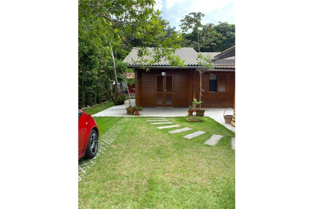 Imagem Casa à Venda, em Canasvieiras - Florianópolis Imagem Casa à Venda, em Canasvieiras - Florianópolis