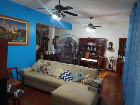 Imagem Casa com 4 Quartos à Venda, 200 m²