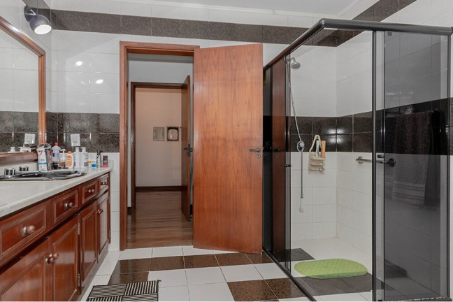 Imagem Casa com 4 Quartos à Venda, 388 m² em Jardim Itu - Porto Alegre Imagem Casa com 4 Quartos à Venda, 388 m² em Jardim Itu - Porto Alegre