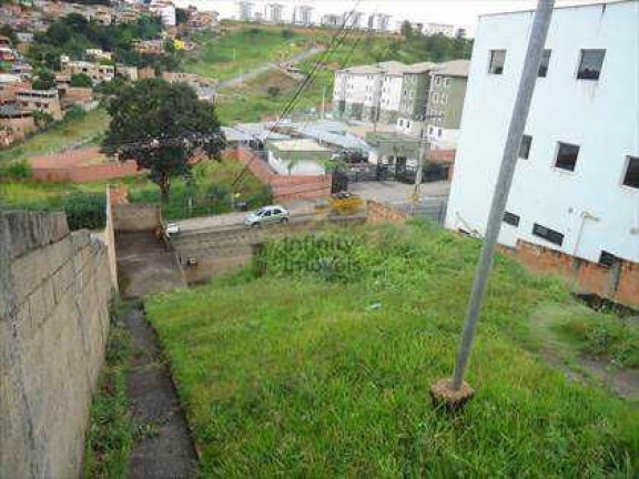 Imagem Casa com 3 Quartos à Venda, 217 m² em Paulo Vi - Belo Horizonte Imagem Casa com 3 Quartos à Venda, 217 m² em Paulo Vi - Belo Horizonte