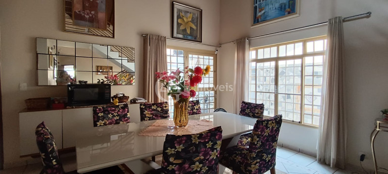 Imagem Casa com 3 Quartos à Venda, 484 m² em Carandá Bosque - Campo Grande Imagem Casa com 3 Quartos à Venda, 484 m² em Carandá Bosque - Campo Grande