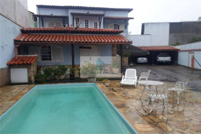 Imagem Casa com 5 Quartos à Venda, 300 m² em Taquara - Rio De Janeiro Imagem Casa com 5 Quartos à Venda, 300 m² em Taquara - Rio De Janeiro