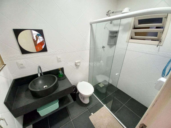 Imagem Sobrado com 3 Quartos para Temporada, em Bombas - Bombinhas Imagem Sobrado com 3 Quartos para Temporada, em Bombas - Bombinhas