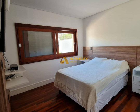 Imagem Casa com 3 Quartos à Venda, 300 m² em Residencial Tres (alphaville) - Santana De Parnaíba Imagem Casa com 3 Quartos à Venda, 300 m² em Residencial Tres (alphaville) - Santana De Parnaíba