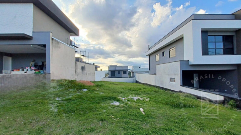 Terreno em Condomínio à Venda, 360 m² em Residencial Colinas - Caçapava