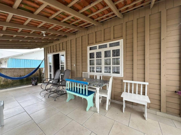 Imagem Casa com 4 Quartos à Venda, 135 m² em Centro - Balneário Barra Do Sul