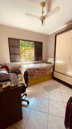 Imagem Casa com 3 Quartos à Venda, 187 m² em Jardim Paulistano (vila Xavier) - Araraquara Imagem Casa com 3 Quartos à Venda, 187 m² em Jardim Paulistano (vila Xavier) - Araraquara