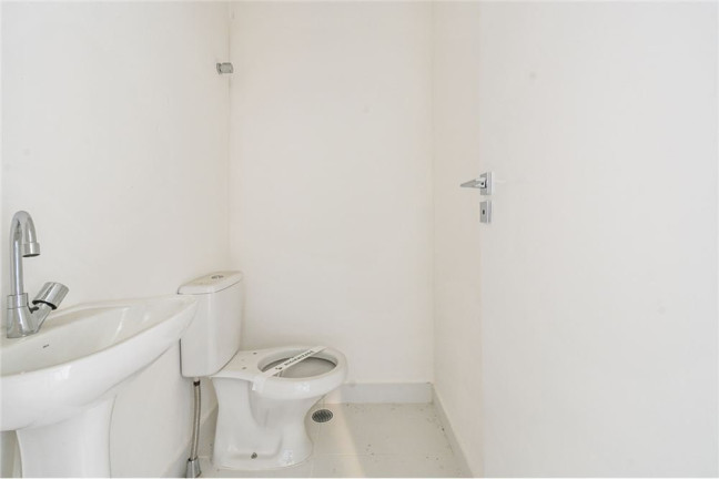 Sala Comercial à Venda, 22 m² em Moema - São Paulo