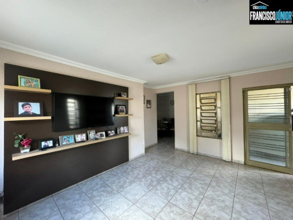 Imagem Casa com 3 Quartos à Venda, 326 m² em Setor Bueno - Goiânia Imagem Casa com 3 Quartos à Venda, 326 m² em Setor Bueno - Goiânia
