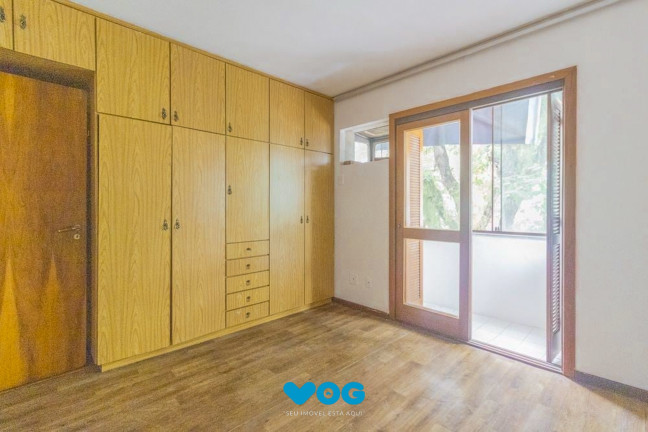 Imagem Imóvel com 3 Quartos à Venda, 225 m² em Petrópolis - Porto Alegre Imagem Imóvel com 3 Quartos à Venda, 225 m² em Petrópolis - Porto Alegre