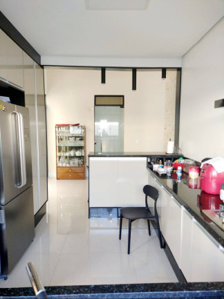 Imagem Casa com 4 Quartos à Venda, 350 m² em Interlagos - São Paulo Imagem Casa com 4 Quartos à Venda, 350 m² em Interlagos - São Paulo