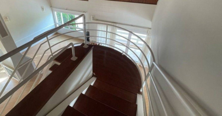 Imagem Casa com 8 Quartos à Venda, 600 m² em Vila Santista - Atibaia Imagem Casa com 8 Quartos à Venda, 600 m² em Vila Santista - Atibaia