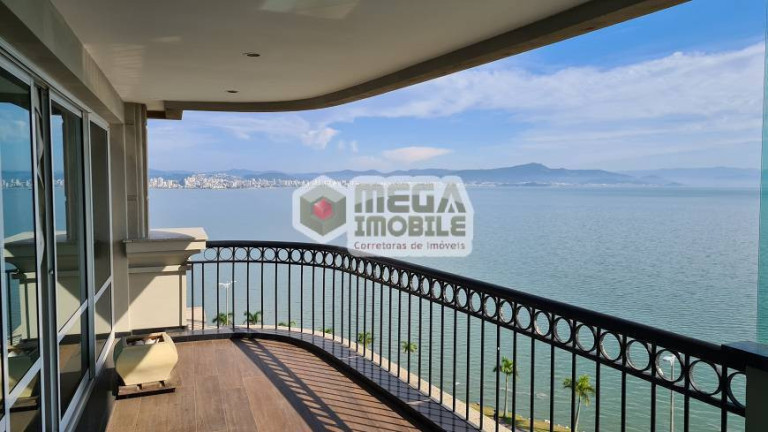 Apartamento com 4 Quartos à Venda, 260 m² em Centro - Florianópolis