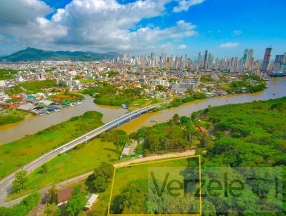 Terreno à Venda, 26.000 m² em São Francisco De Assis - Camboriú